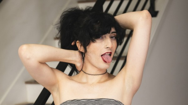 [BobsTgirls] Zuzu Flowers - WooHoo for Zuzu