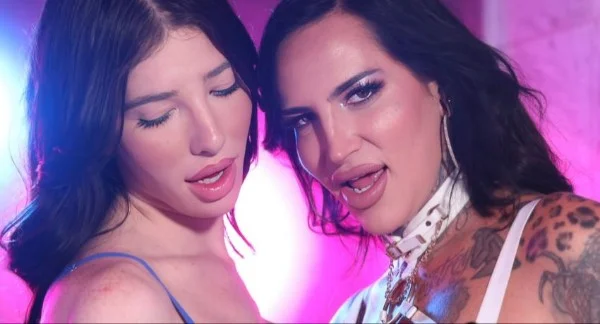 [AltErotic] Ava Holt, Bobbii Rose - Velvet Glisten